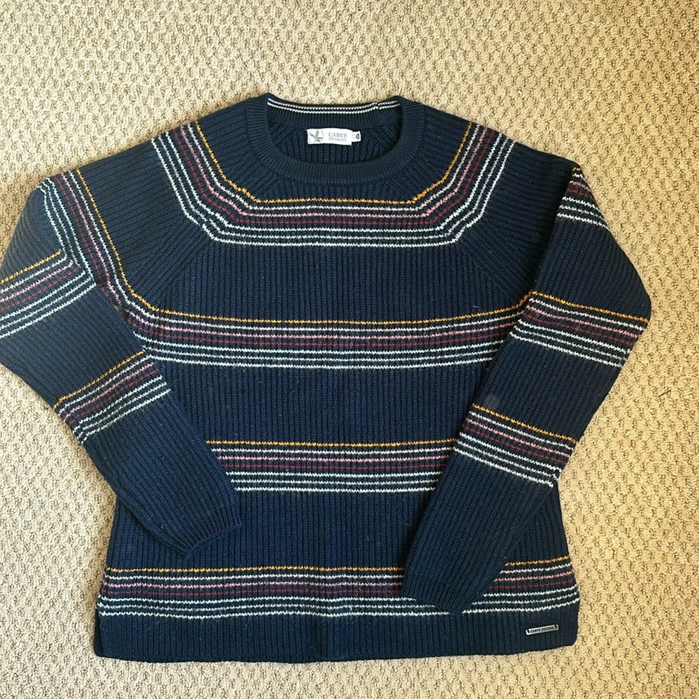 Women sweater Carve Designs size S